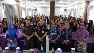 Kejati Kepri Gencarkan Program Jaksa Masuk Sekolah: Edukasi Pelajar di kota Batam tentang Bahaya Narkoba dan Bullying.