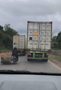 Ugal-Ugalan Truk Kontainer di Batam Bahayakan Masyarakat pengguna Jalan lainnya