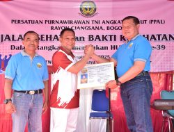 Udin Saputra Kades Ciangsana Dikukuhkan Jadi Warga Kehormatan oleh Ketum PPAL Yudo Margono
