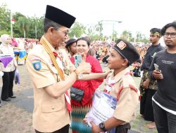 Seragam Gratis untuk 52 Ribu Siswa Baru di Batam Rampung Dibagikan, Amsakar – Li Claudia Ringankan Beban Orang Tua