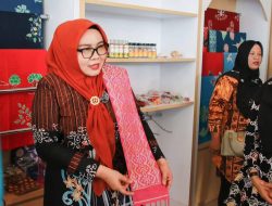 72 Model Ramaikan Batam Batik Fashion Week 2025, Promosikan Budaya ke Dunia