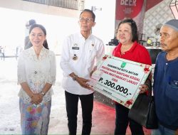 Amsakar–Li Claudia Tambah 2.000 Penerima Bantuan Lansia, Bukti Nyata Kepedulian Pemko Batam